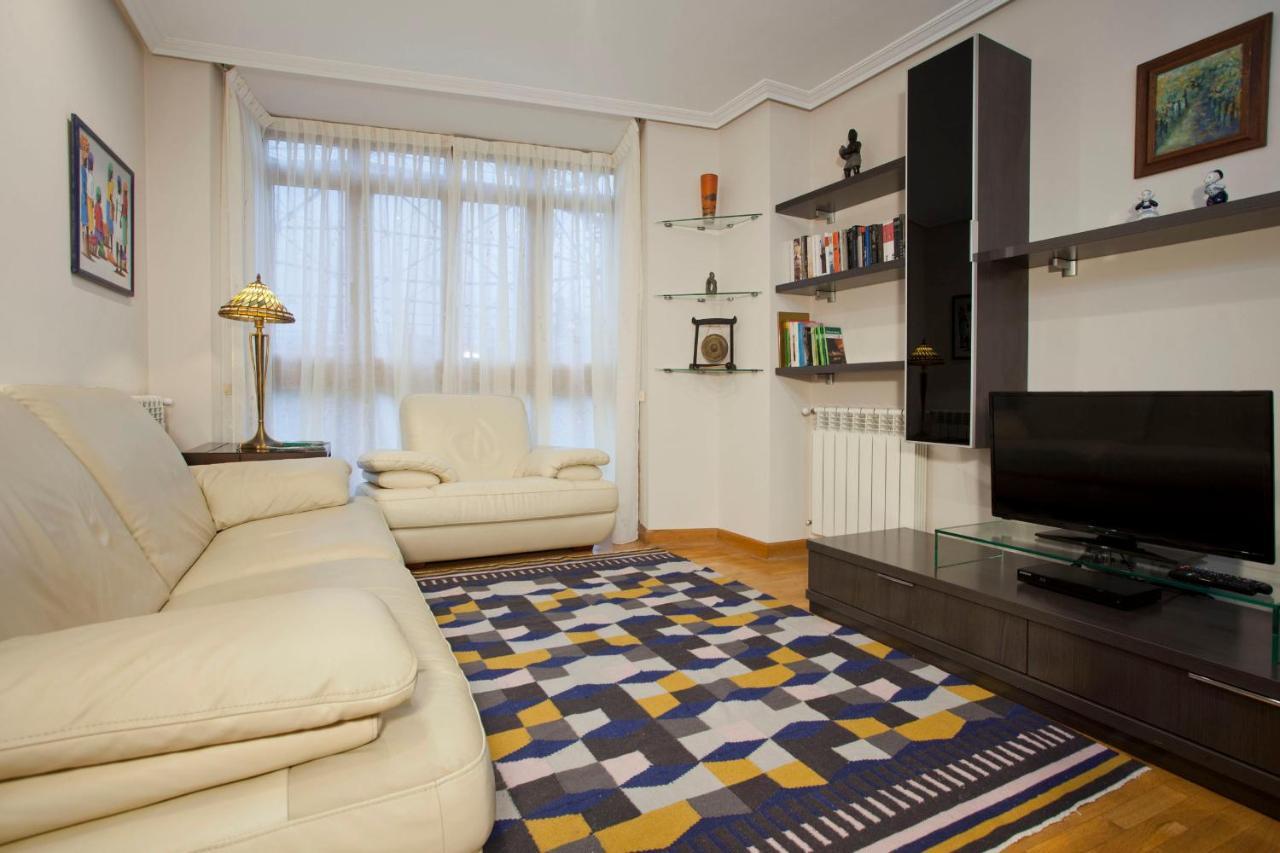 Apartamento De La Casona De Riomera Oviedo Exterior foto